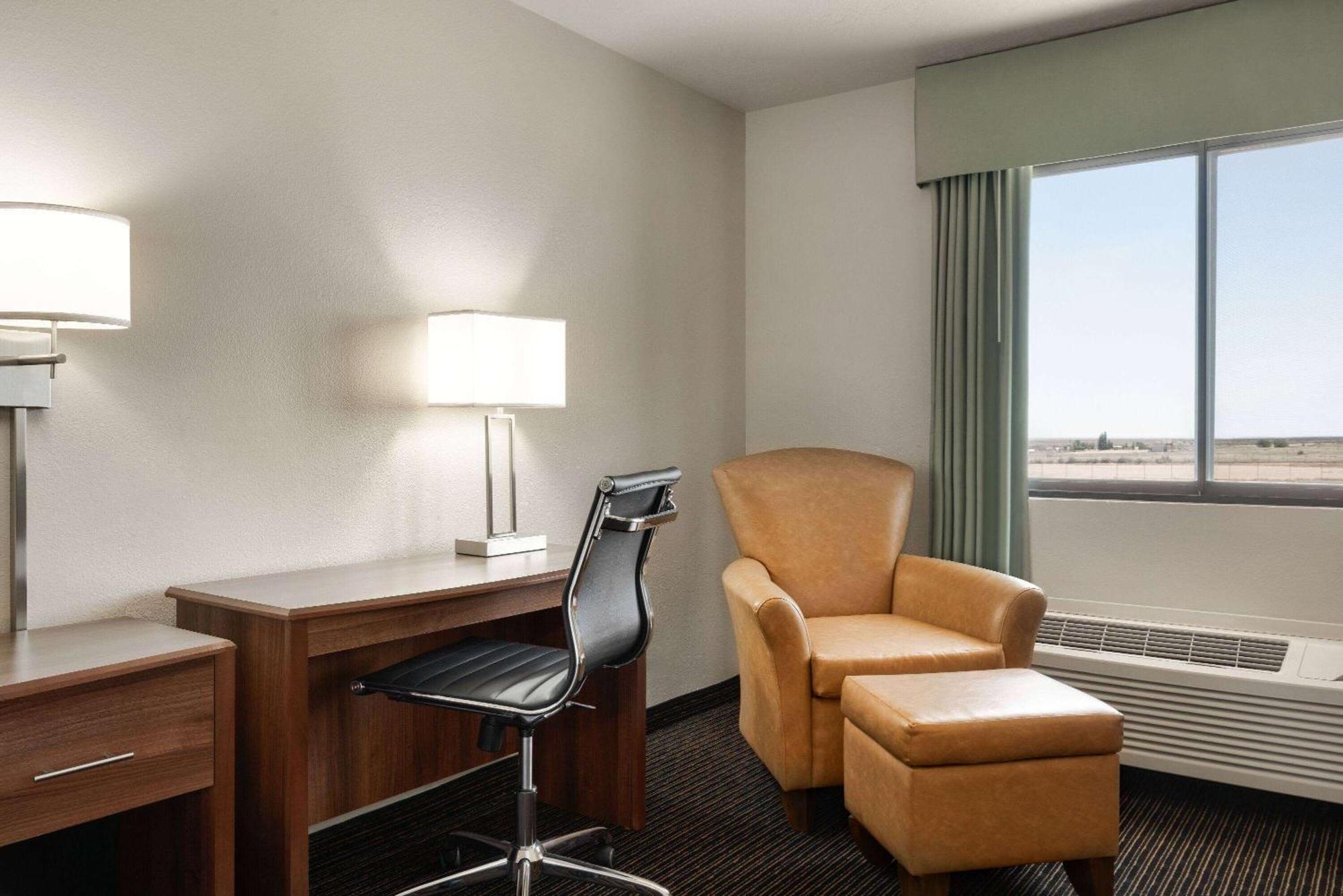 Travelodge By Wyndham Vaughn Buitenkant foto