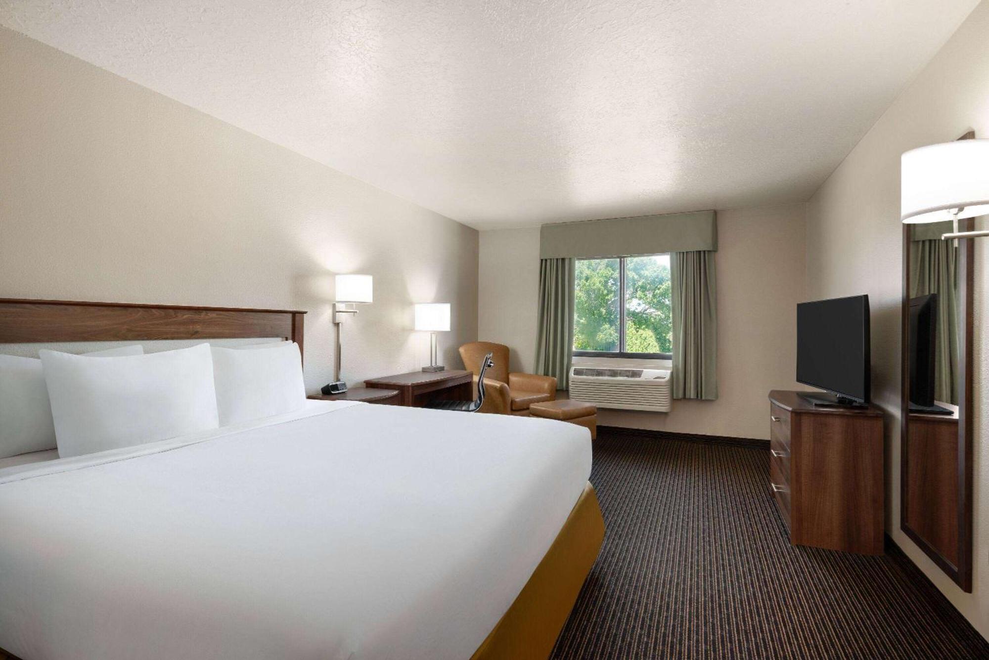Travelodge By Wyndham Vaughn Buitenkant foto